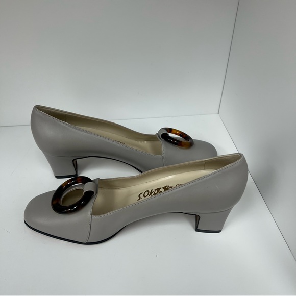 Salvatore Ferragamo Heels in Grey - Picture 4 of 7